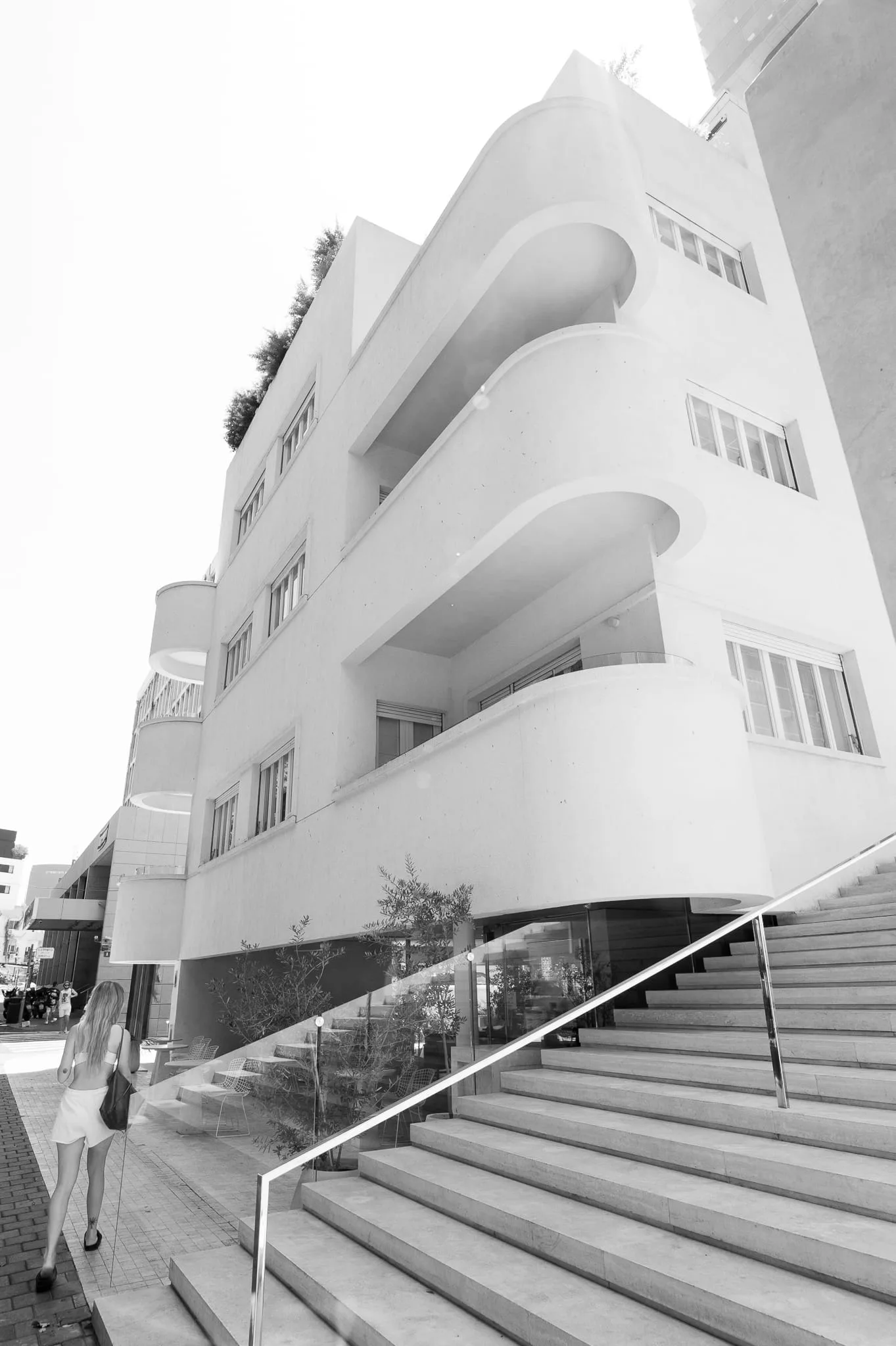 R48 Bauhaus B&W